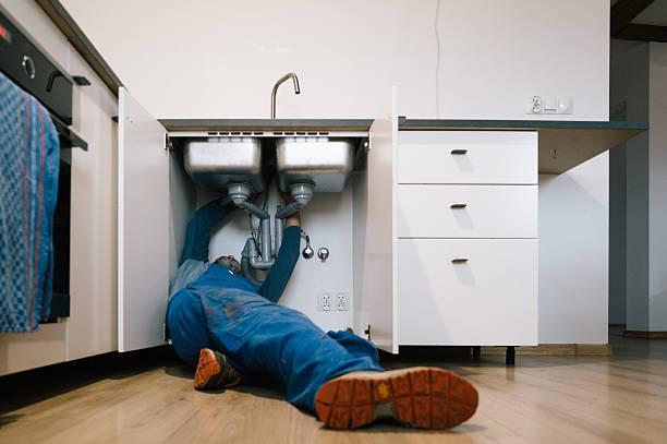 Professional Pipe Repair technician working in Old Appleton, MO